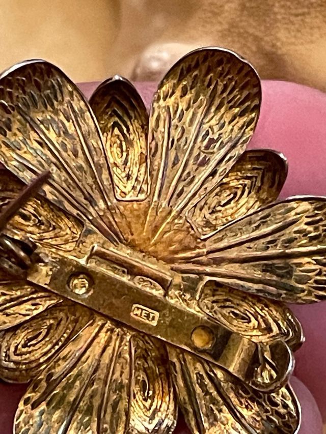 Spilla fiore perla placcata oro e argento