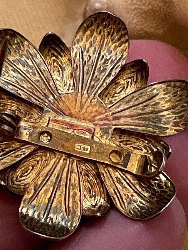 Spilla fiore perla placcata oro e argento