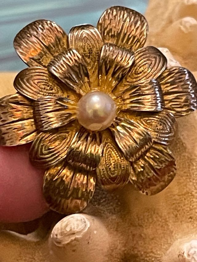 Spilla fiore perla placcata oro e argento