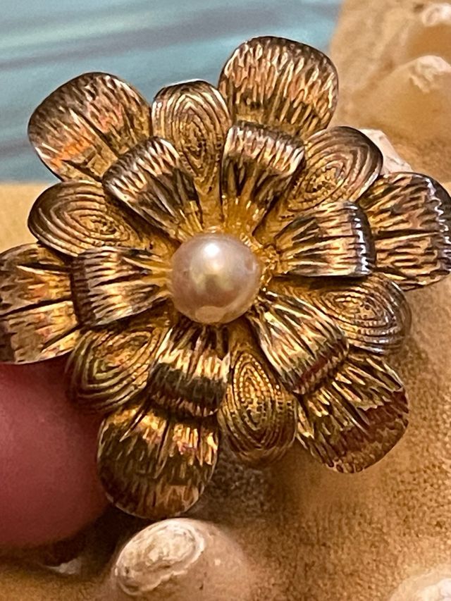 Spilla fiore perla placcata oro e argento