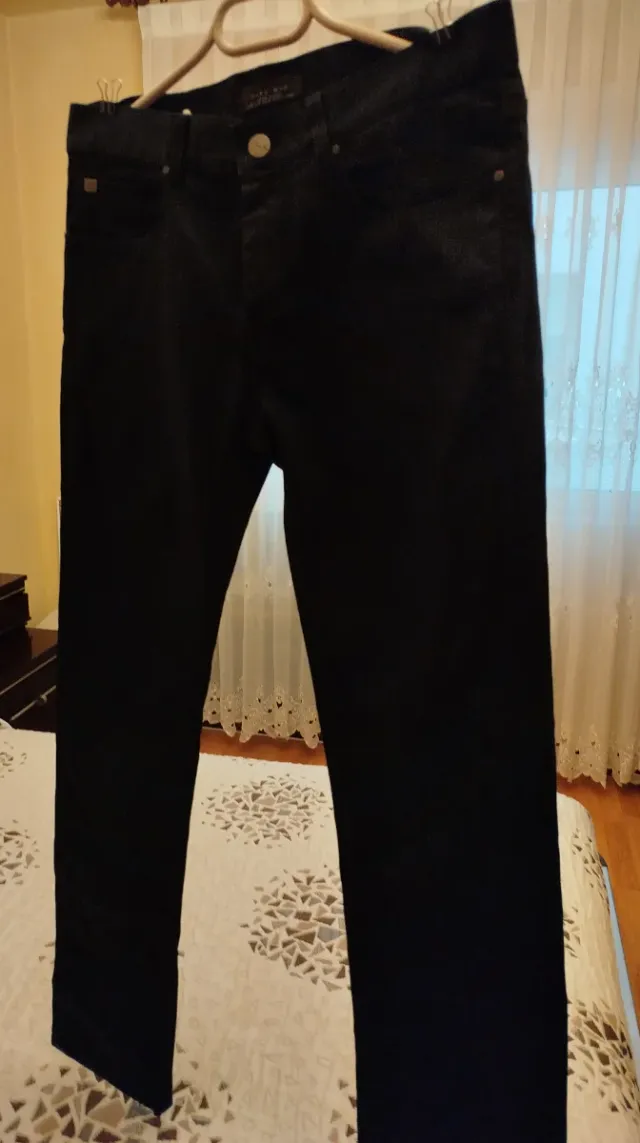 Pantalón vaquero hombre negro