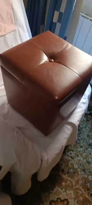 Baúl/puf vintage marrón y azul