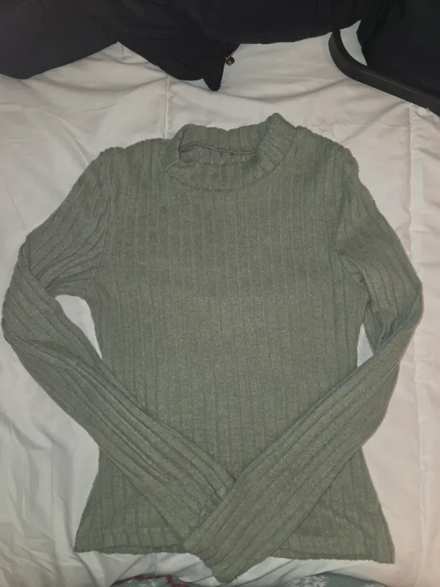 Camiseta verde de manga larga