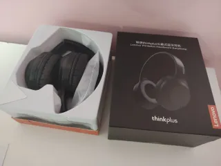 Auriculares inalámbricos Lenovo negros
