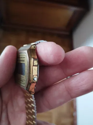 Reloj Casio Dorado