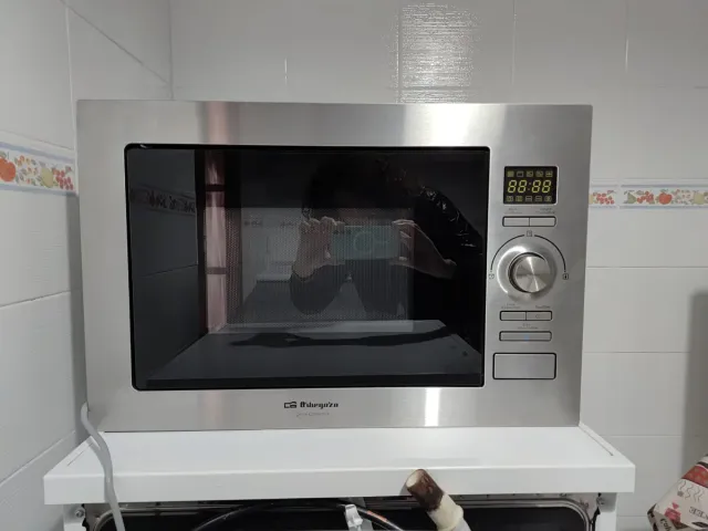 Microondas Orbegozo plateado