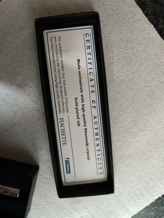 Pluma Hachette Swarovski 24k oro