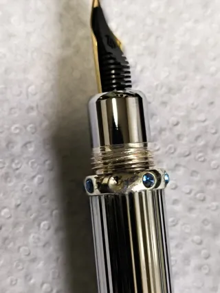 Pluma Hachette Swarovski 24k oro