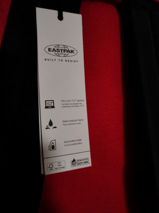 Mochila Eastpak Roja Nueva con Etiquetas