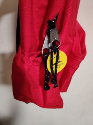 Mochila Eastpak Roja Nueva con Etiquetas
