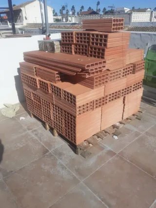 Ladrillos de cerámica para construcción