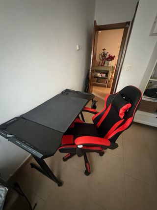 Mesa y Silla Gaming Negra y Roja