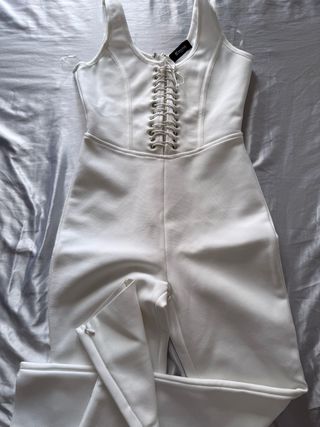 Mono blanco elegante