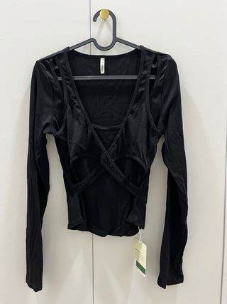 Top negro. Precio Original: 35 €