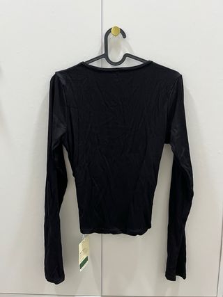 Top negro. Precio Original: 35 €