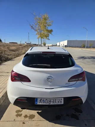 Opel Astra 2012