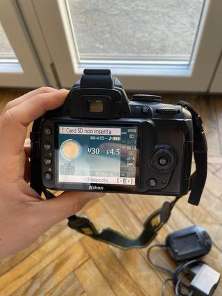 Nikon D3000 + Obiettivo 18-55mm