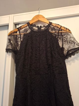 Vestido Morgan negro encaje sin estrenar