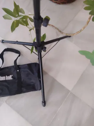 Portapartituras Adam Hall negro plegable