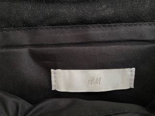 Bolso H&M negro acolchado