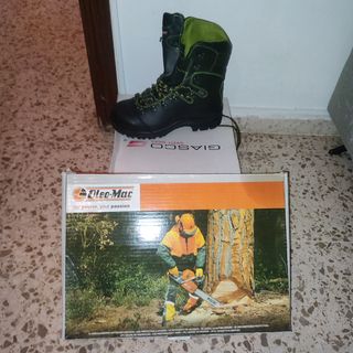 Botas y pantalón motosierra anticortes
