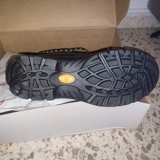 Botas y pantalón motosierra anticortes