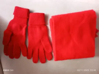 Conjunto Guantes y Bufanda Rojos