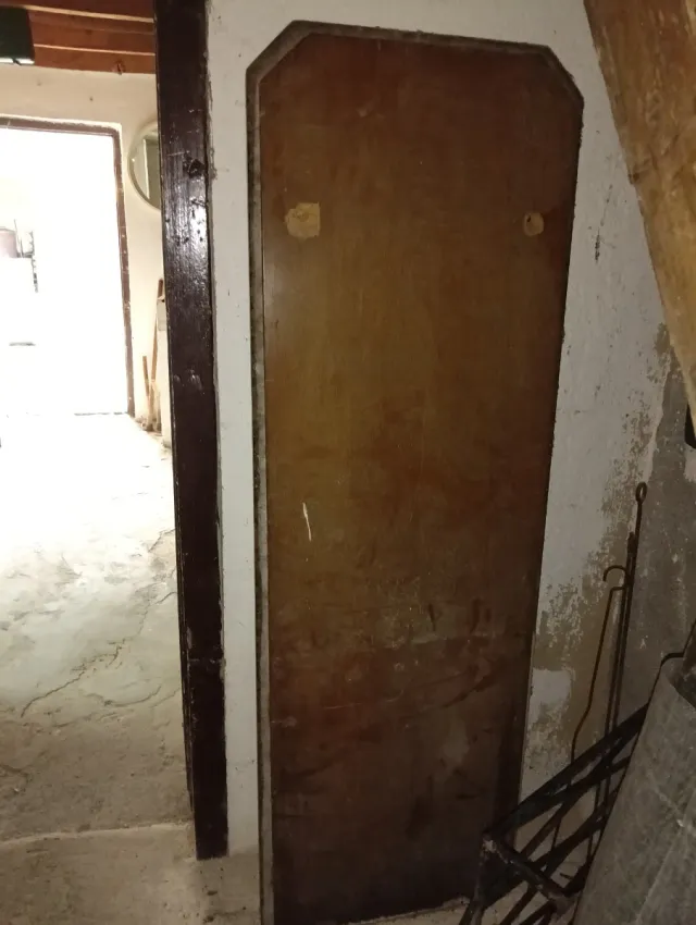 Encimera de mármol con vetas marrones