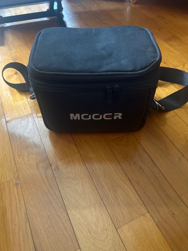 Mooer Little Monster AC valve guitar amp