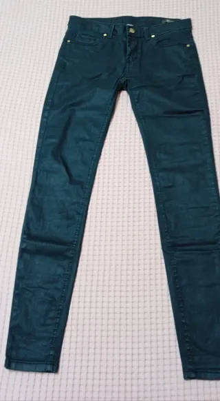 Pantalón Mango satinado verde