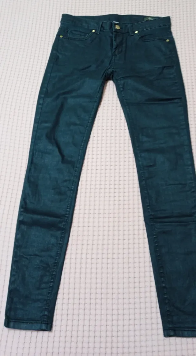 Pantalón Mango satinado verde