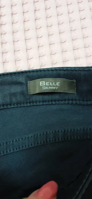 Pantalón Mango satinado verde