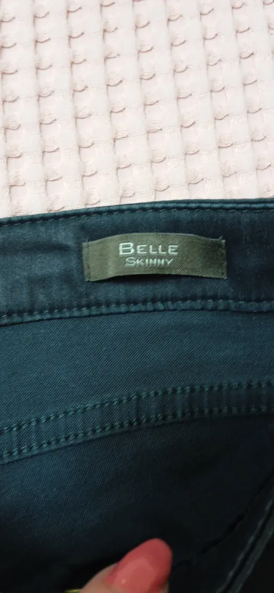 Pantalón Mango satinado verde