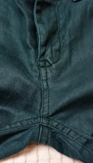 Pantalón Mango satinado verde