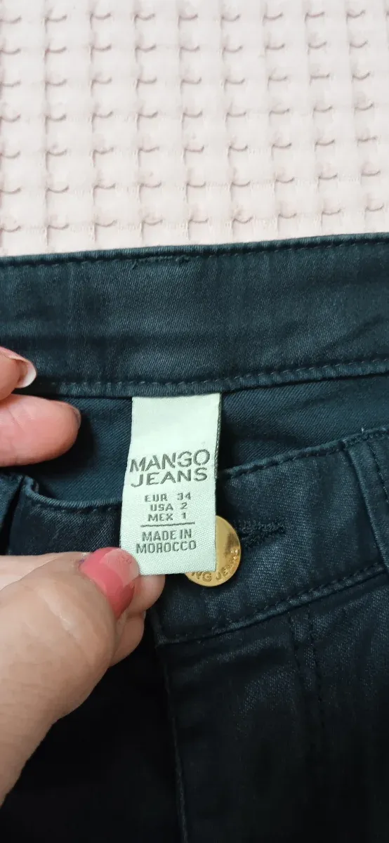 Pantalón Mango satinado verde