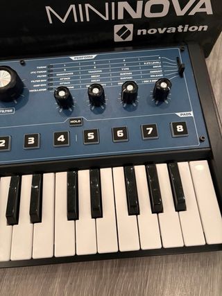 Novation Mininova Sintetizador Compacto