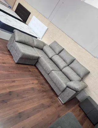 Camas / Armarios / Mesitas/ Cómodas/ Sofás