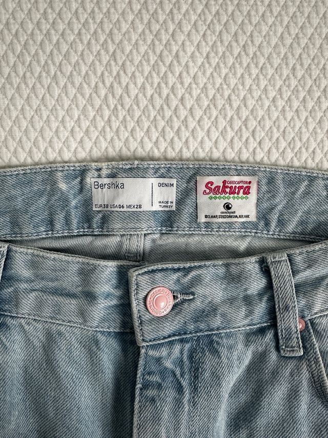 Vaqueros Bershka Sakura Anime