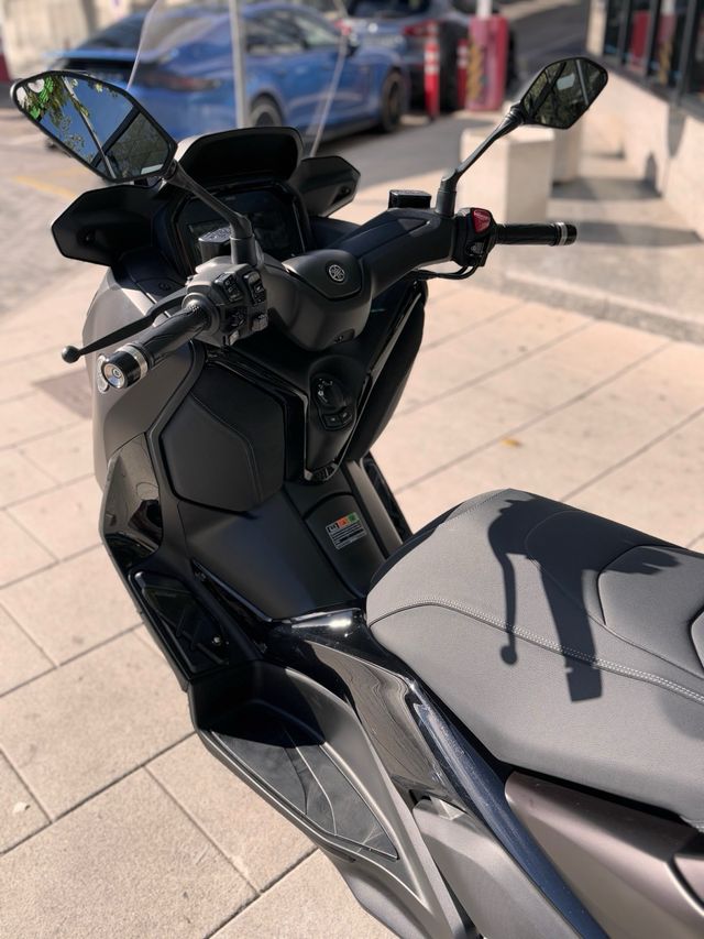 YAMAHA X-MAX 125 TECH MAX