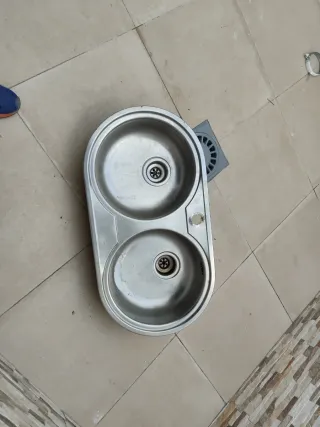 Fregadero doble de metal