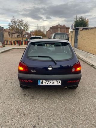 Ford Fiesta 2000 Gasolina