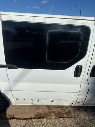 Puerta corredera lateral Renault Trafic