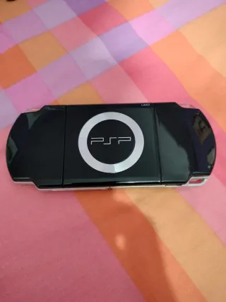 PSP + Batería + Tarjeta 4GB