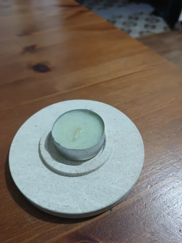 Lampada in pietra leccese con candela