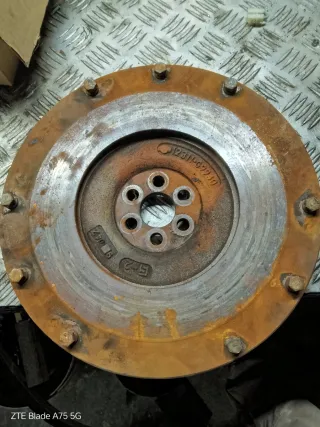 Volante motor Nissan patrol RD28 Turbo