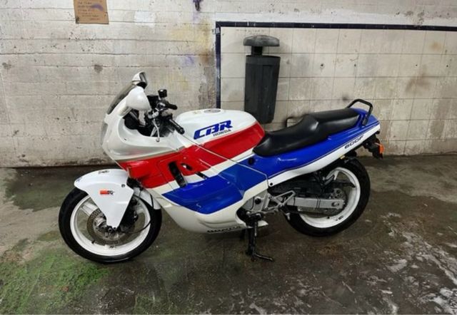 Honda CBR 600 F PC23