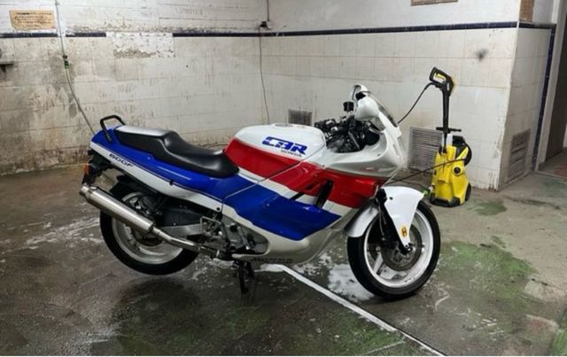 Honda CBR 600 F PC23