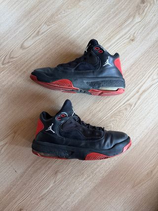 Jordan Max Aura 2 Negro/Rojo