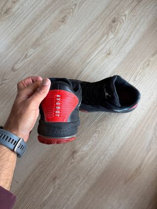 Jordan Max Aura 2 Negro/Rojo