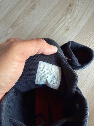 Jordan Max Aura 2 Negro/Rojo